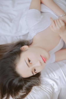 男朋友打女朋友光QQ的小作文
